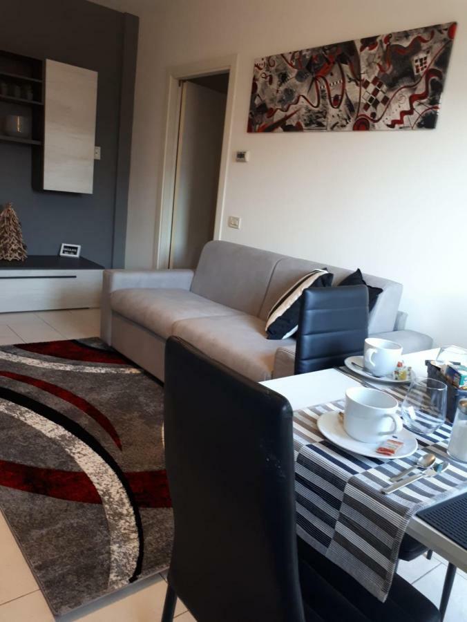 My Home Apartment Mira Buitenkant foto